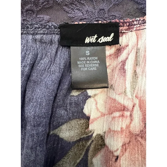 WET SEAL Blue Floral Print Lace Trim Long Sleeve V Neck Cropped Short Top S - Picture 7 of 7